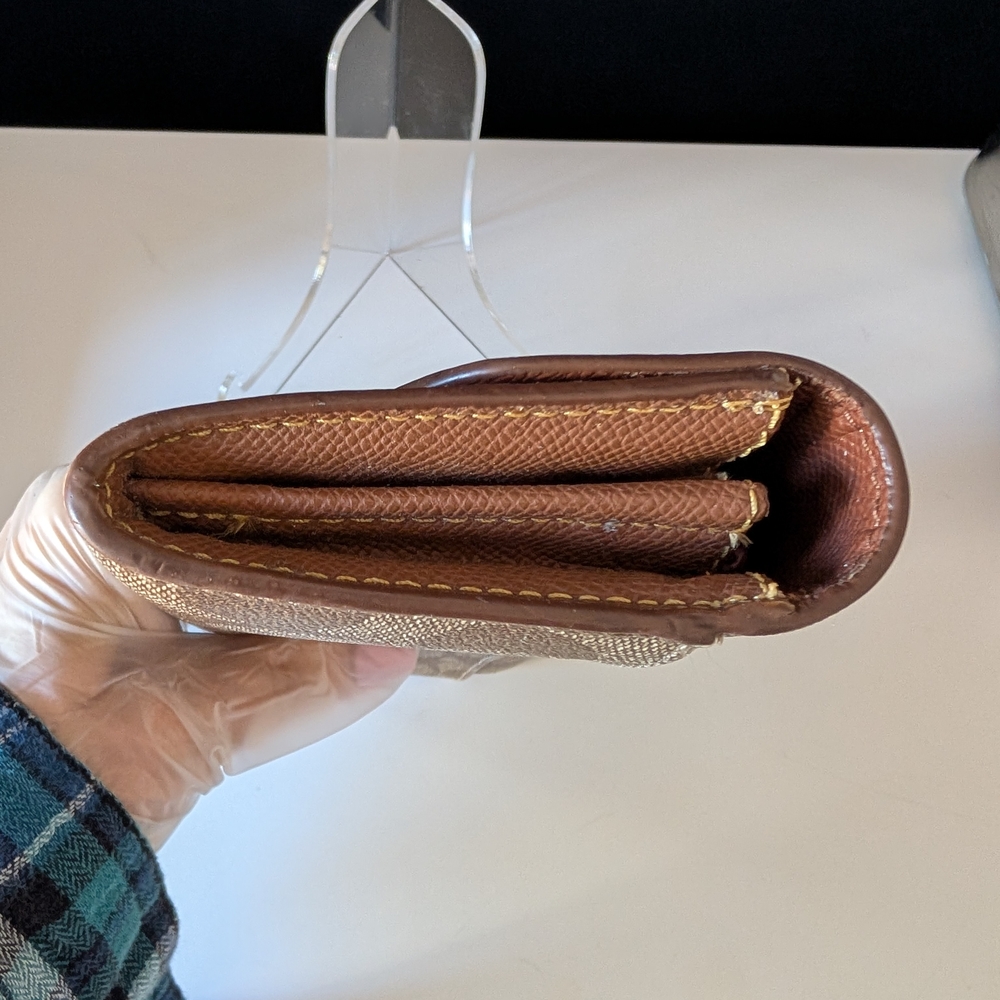 Coach Signature Canvas Long Wallet - Picture 5 of 11